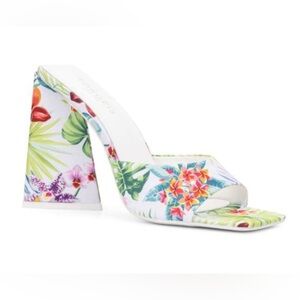 NWT TORGEIS Paradise Flare Heel Mules